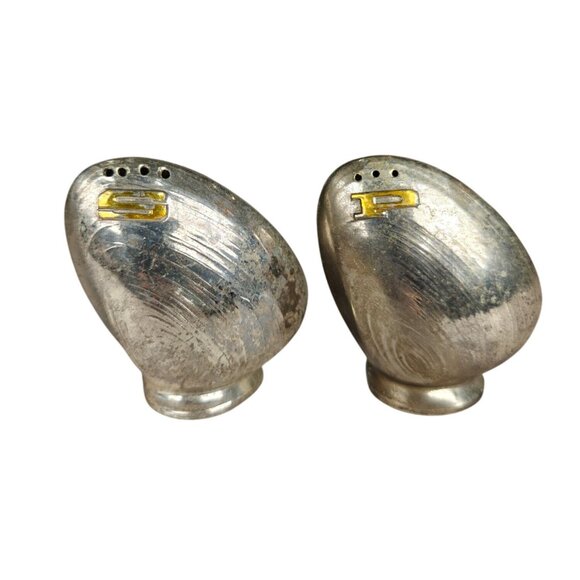 Vintage Silver Tone Metal Clam Shell Salt & Pepper Shakers MCM Retro - Picture 1 of 7